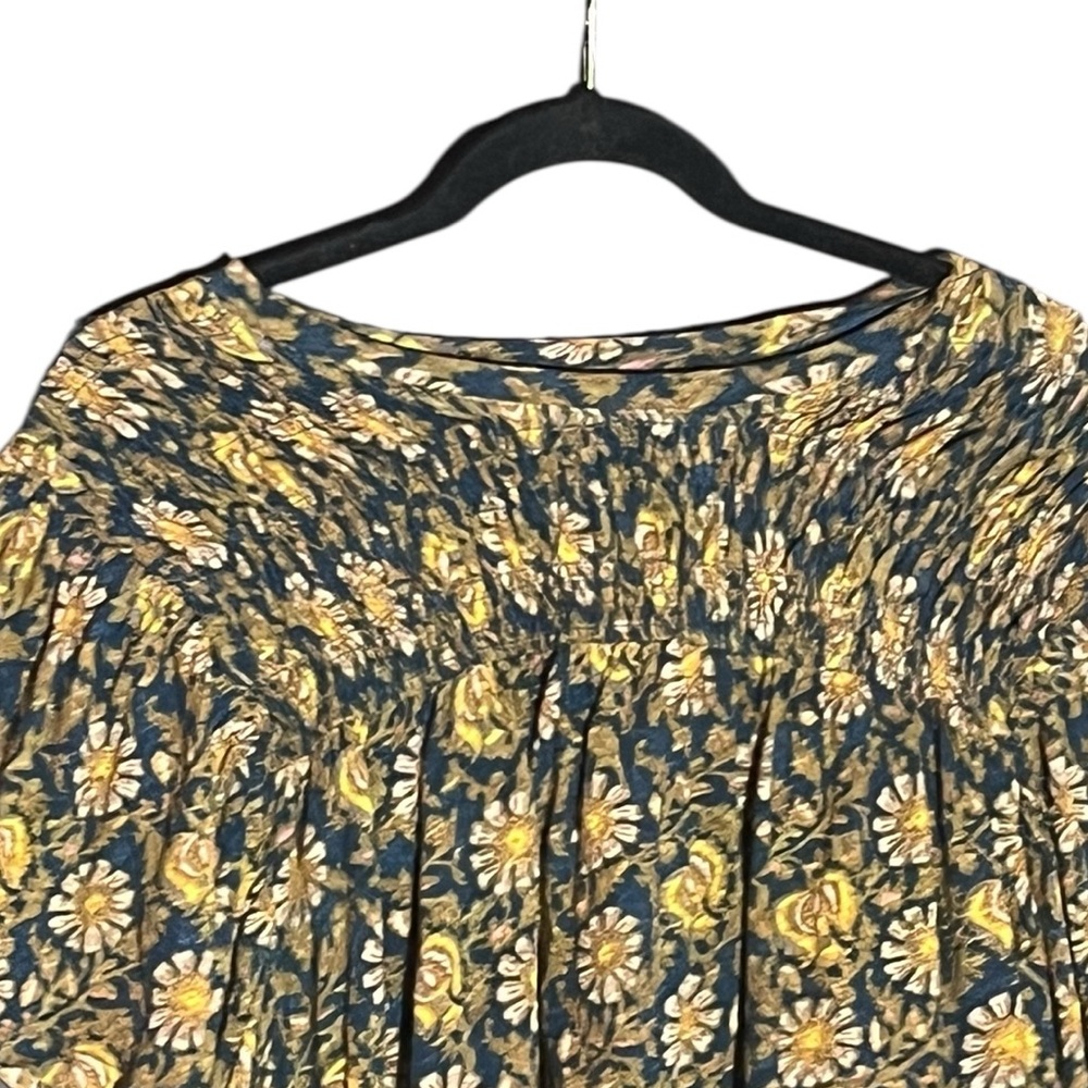 FREE PEOPLE Navy Daisy Flutter Sleeve Smocked Linen/Cotton Crop Top Gd Cond M - Picture 5 of 9